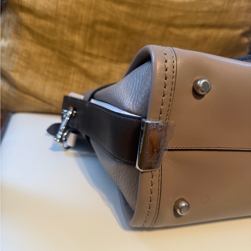 Coach Swagger 27 Satchel / Crossbody - Picture 7 of 13